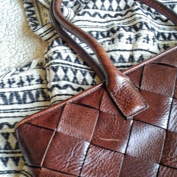 Wilson's Italian Leather Basket Weave Handbag - Picture 3 of 7
